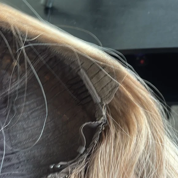 Chelsey Smith Crowns apricot standard size T-part wig - Picture 8 of 10